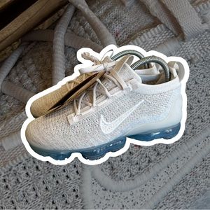 ‼️SOLD‼️ NEW Women’s Nike Air VaporMax 2021 Flyknit
